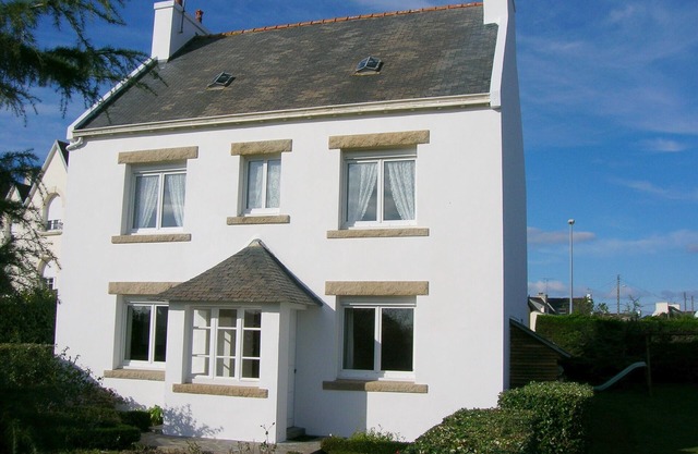 4 bedroom house - Close to beaches - Large garden