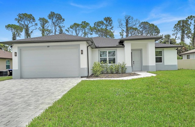 4-bedroom house in pleasant North Port with WiFi, AC