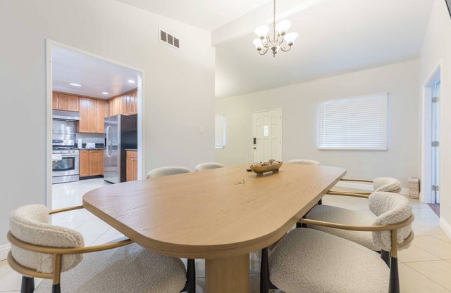 4-bedroom house in welcoming Arcadia with AC, WiFi. Enjoy your stay