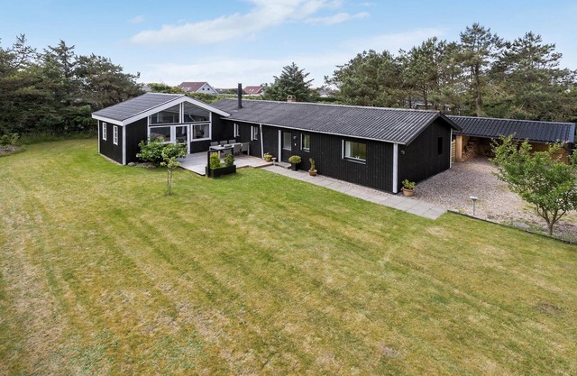 4 bedroom lovely home in Vestervig