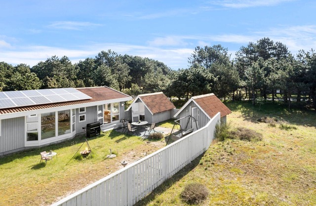 4 bedroom nice home in Sjællands Odde