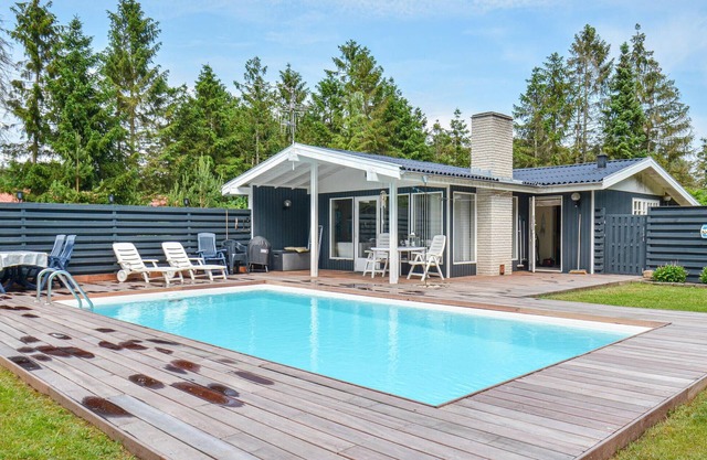 4 bedroom nice home in Kolind