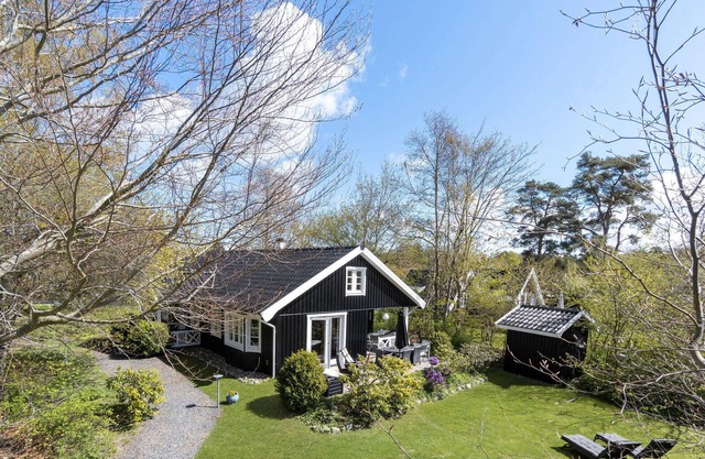 4 bedroom pet friendly home in Græsted