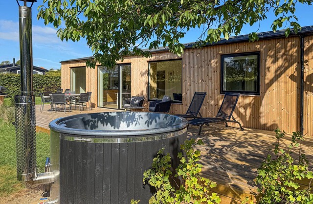 4 bedroom pet friendly home in Rønde