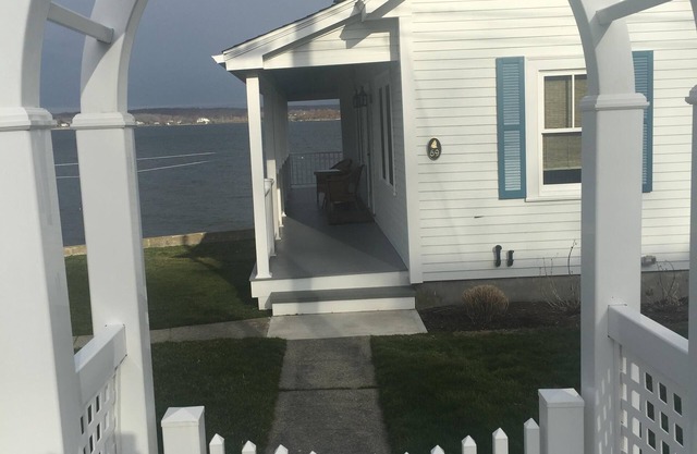 4 Bedroom Portsmouth Home On The Sakonnet River