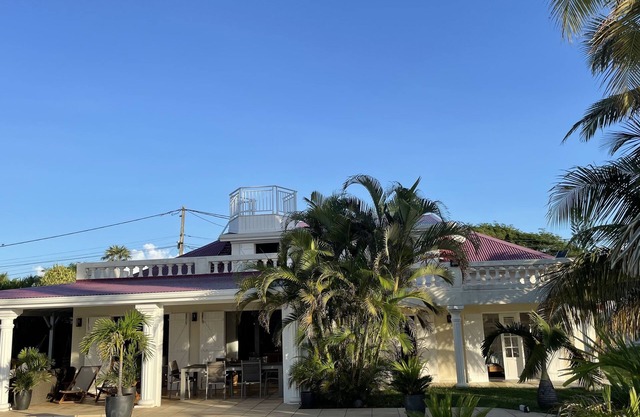 4-bedroom villa with pool and spa
