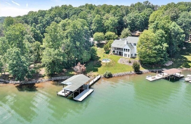 4 Bedrooms, 1 Flex Room, 3½ Bathrooms! Pet Friendly! Many Recent Updates! Sits Close to the Water!