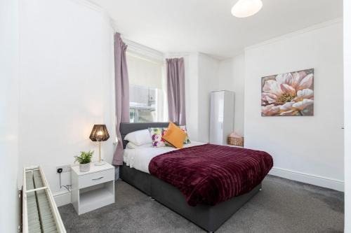 4 BEDS, 4 BATHS home, central Darlington