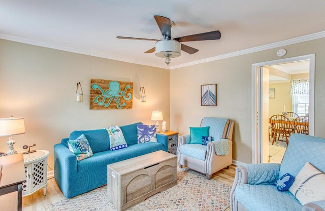 4 Blocks to Ocean North Myrtle Beach Condo