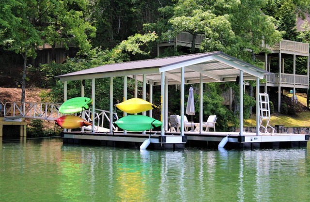 4 BR Lakefront Home in a Quiet Cove with Swim Dock and No Boat Traffic!
