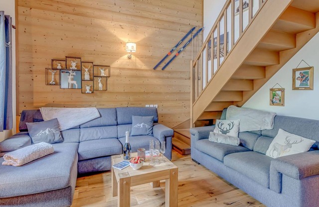 4* Duplex chalet for 8 in Tignes, balconies and PARKING