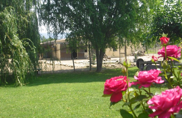 4 km from Gordes, Gite for 2 people on ground floor