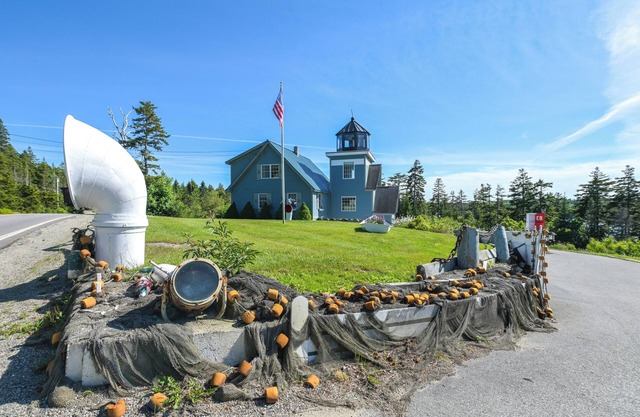 4 Mi to Acadia Trails: Coastal Maine Home w/Deck