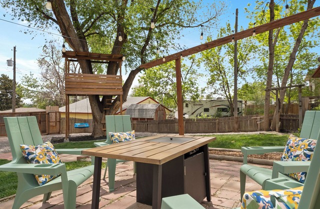 4 mi to Garden of Gods+Downtown+Old CO w Treehouse BSMT APT