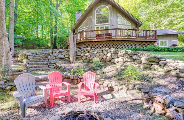 4 Mi to Lake Bellaire: Home w/Deck & Pool Access!
