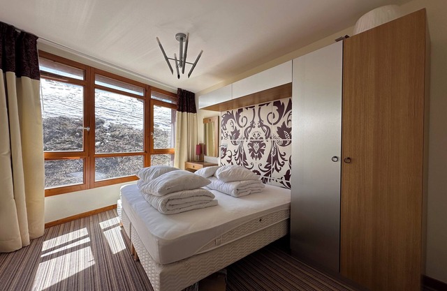 4-person apartment at the foot of the slopes, Edenarc Arc 1800 prestige residence with swimming pool