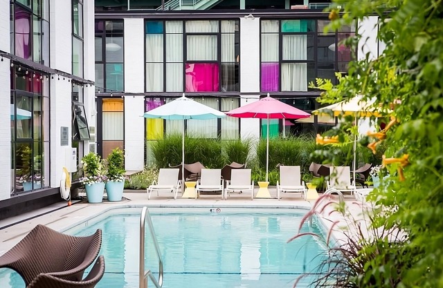 4 Pool View Units, 5-minute walk to Back Bay Fens! Valet Parking, Pool, Garden!