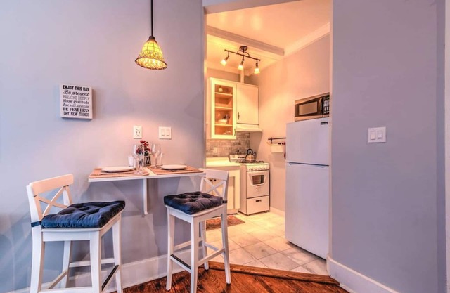 #4 · Splendid Colonial in Midtown w Parking