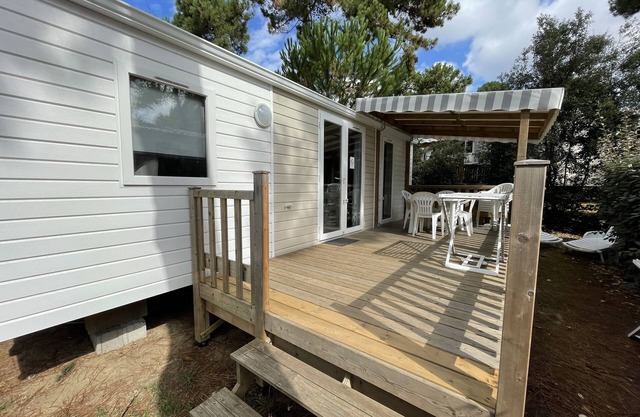 4 to 6 person mobile home in a 4-star campsite