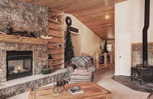 4000sqft W Private Pool/Spa, Zipline & Sauna!