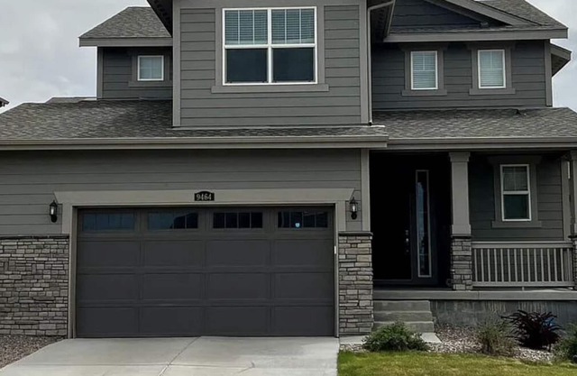 4BD/2.5BTH MINS AWAY FROM DIA