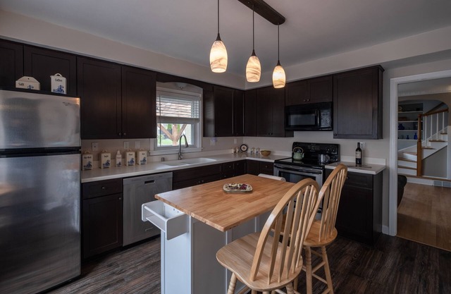 4BD Central to Top Attractions, Quiet Walkable Area