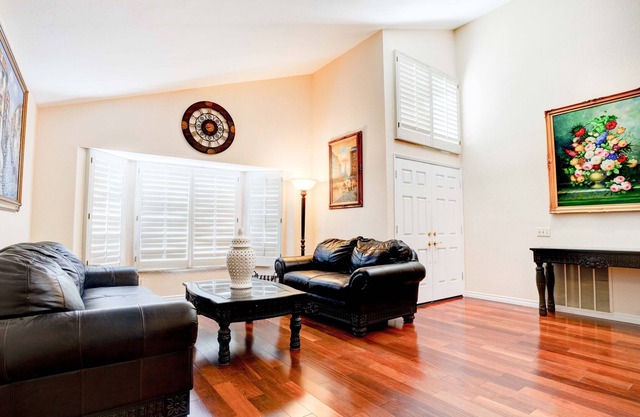 4bed/3 bath in in Mira Mesa, accommodate up to 8 people
