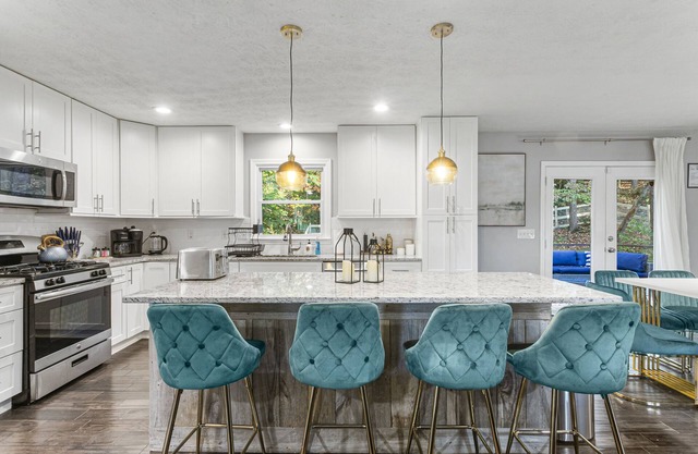 4bed/3 bath Marietta- Monthly- flexible Stays- Pet Friendly