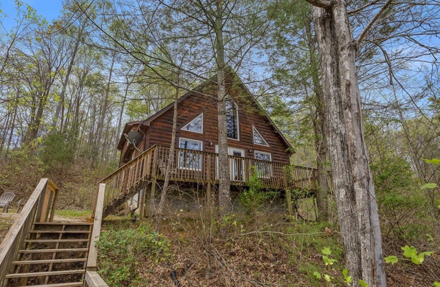 4BR 14Guest Large Lakefront Cabin w/Hot Tub +WiFi