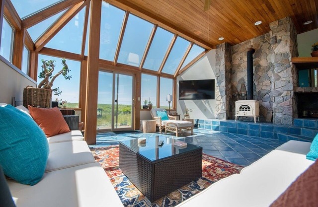 4BR/3Bath Ocean Front, Game room, HOT TUB, Perfect for families
