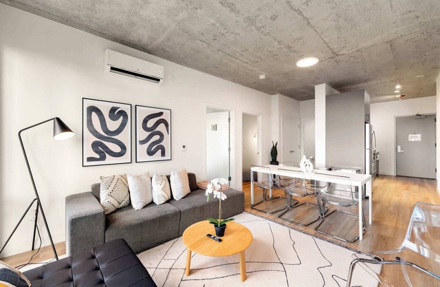 4BR Corporate Suite Central and Modern