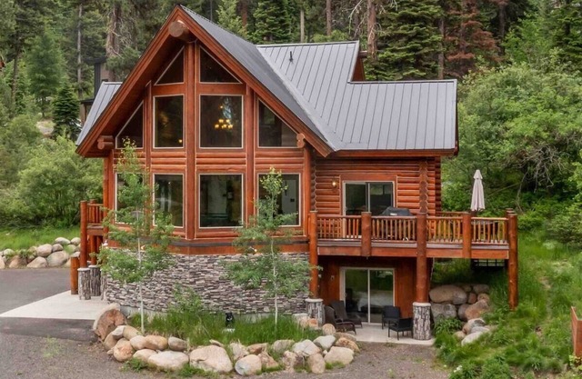 4BR| Dog Friendly | Pool | Hot Tub | Sauna