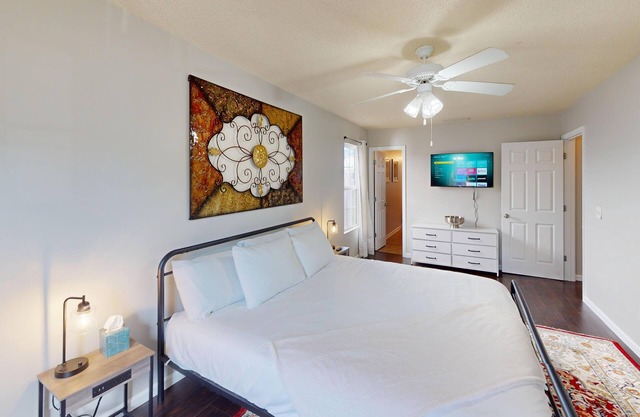 4BR Home Minutes to Downtown Cartersville & Museum