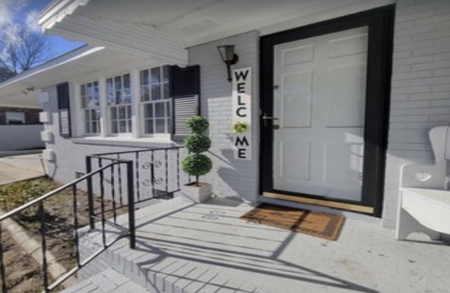 4BR Home w/Movie Room & Game Room l Vintage Vibe