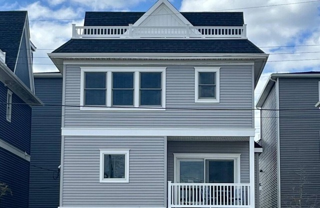 4BR Ortley Beach Home, 1.5 Blocks to Beach, Bay & Ocean Views!