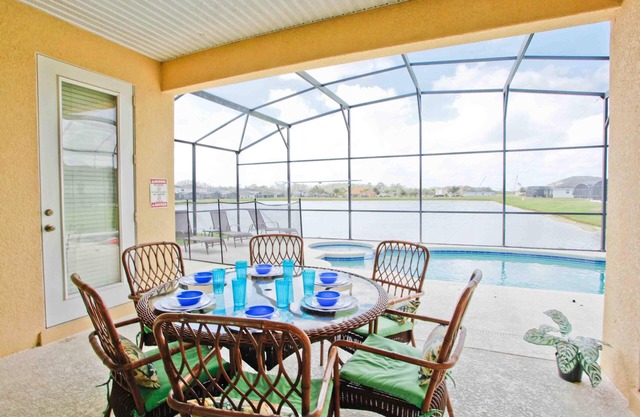 4BR Pond View Spa and Pool
