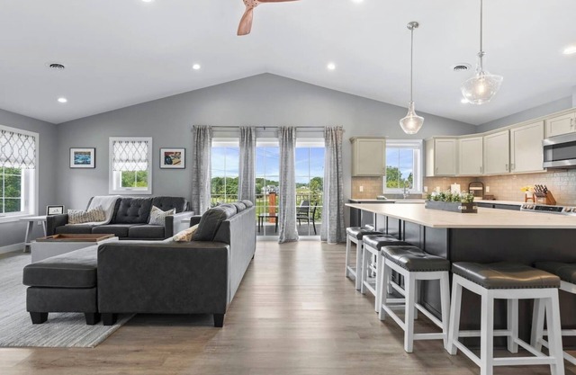 4br Track View Townhome Next to Road America