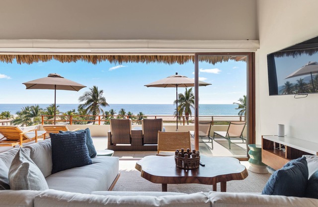 4BR Villa Playa Blanca – Infinity Views & Comfort