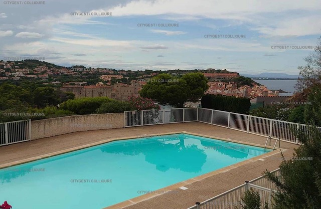 4HC65 - Sea view apartment with swimming pool