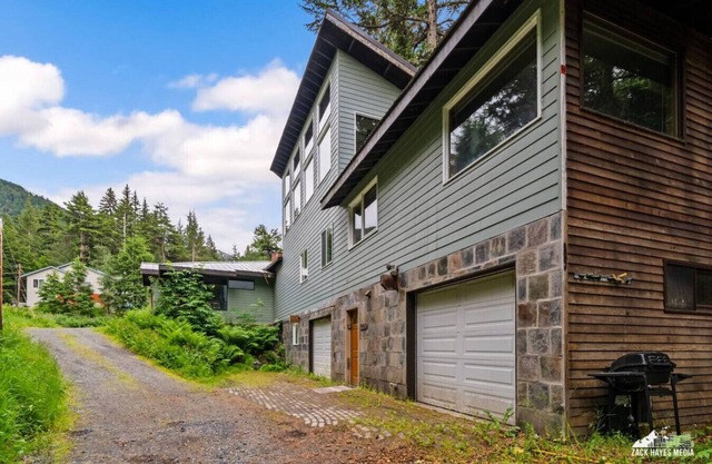 4min drive to Day Lodge and walk to trails! 1BR1BA