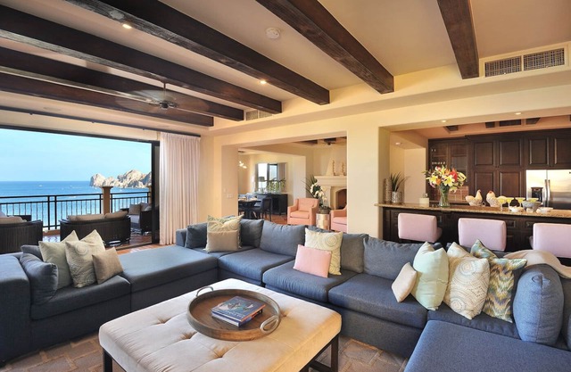 4th night free on Luxury 2-Story 4BD Oceanview Penthouse in Cabo