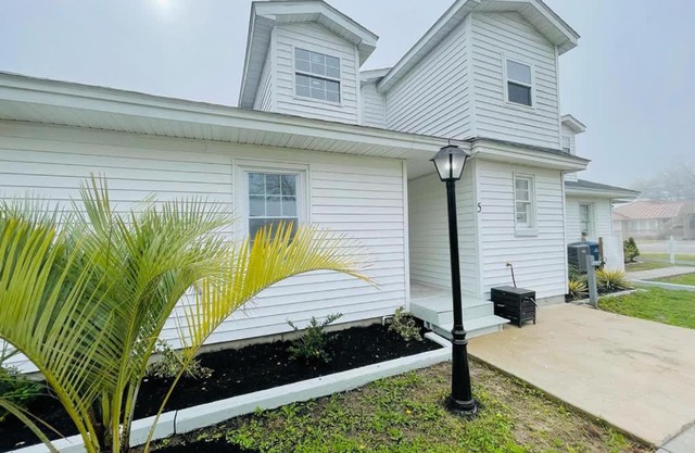 #5 Awesome 3 bedroom condo minutes from the beach