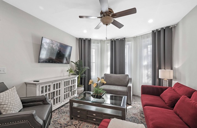5 Bed 3 bath Boston Condo