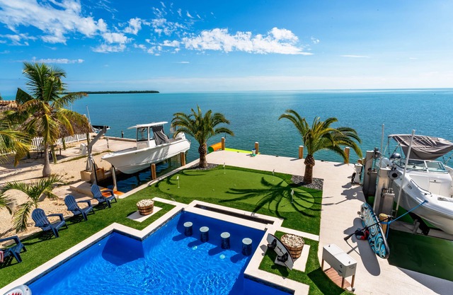 5 bed/4 bath Ocean side, right outside of Tavernier Creek Mile Marker 91