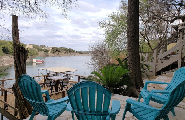5 bedroom/4 bath TH, with private boat dock on Lake Travis in Point Venture