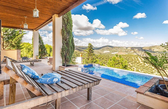 5 bedroom accommodation in Fuente del Conde