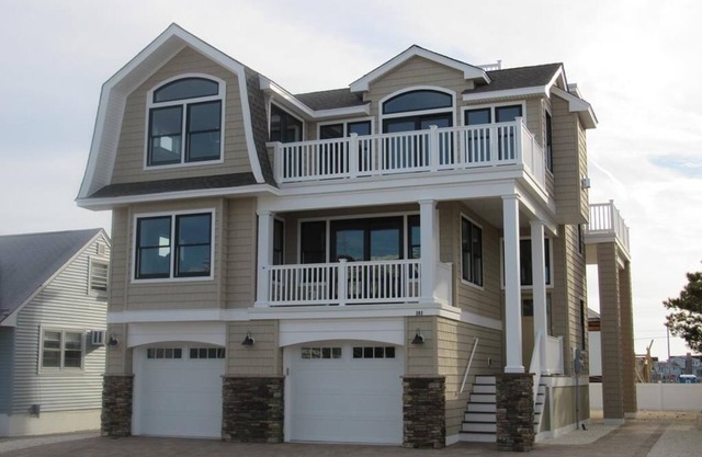 5 bedroom accommodation in Surf City