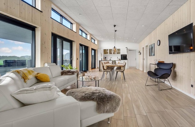 5 bedroom accommodation in Hadsund