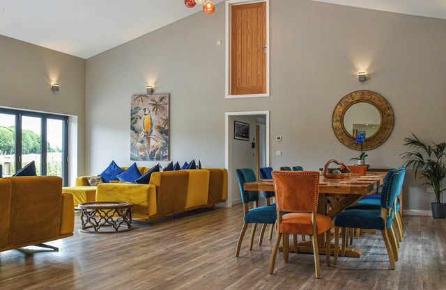 5 bedroom accommodation in Diss