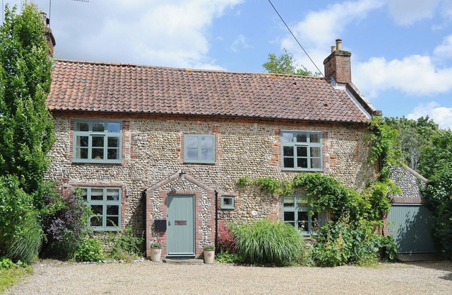 5 bedroom accommodation in Thornage, near Holt